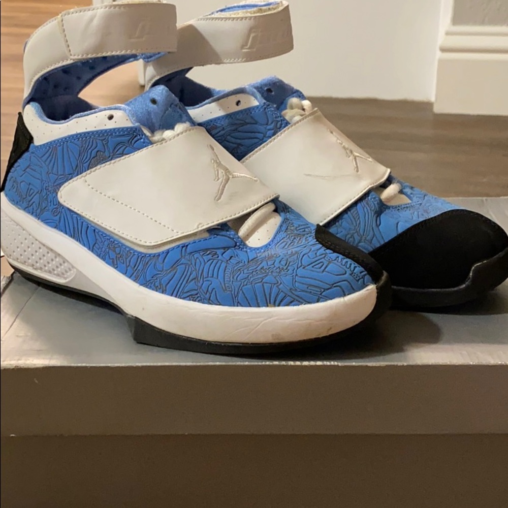 Air Jordan 20 OG size 5.5 Y blue/white/black